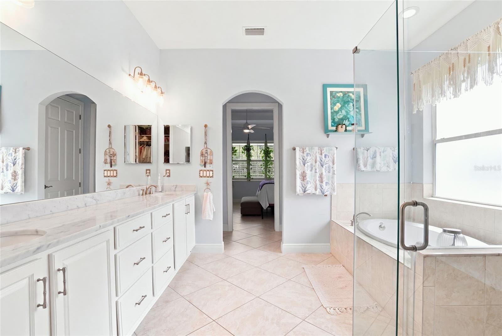 Single Family Residence at 5057 LAKE OVERLOOK AVE, BRADENTON, photo 10 of 89