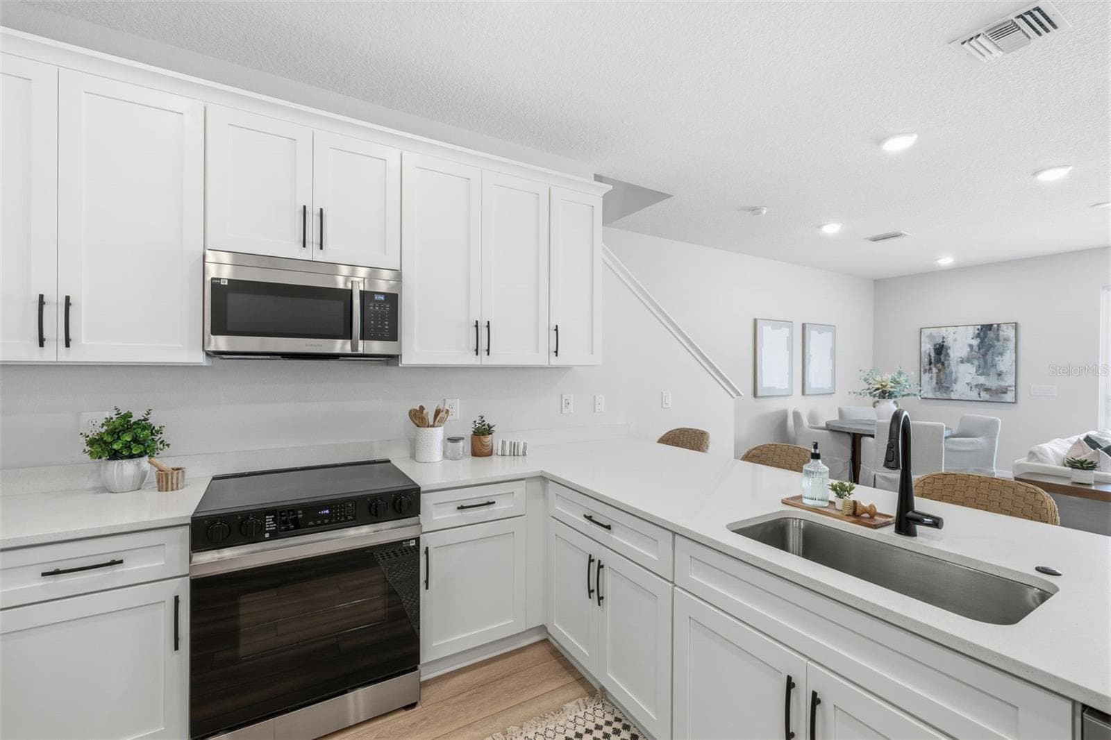 Kitchen - model home - 5837 ANGELA LEYLA PL, RIVERVIEW