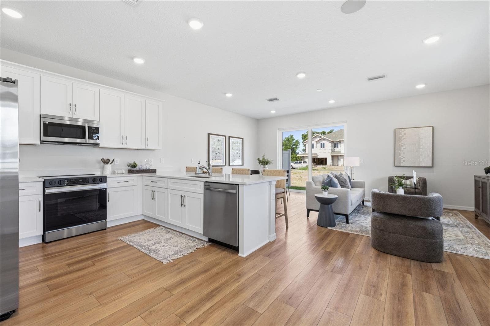 Kitchen - model home - 5819 ANGELA LEYLA PL, RIVERVIEW