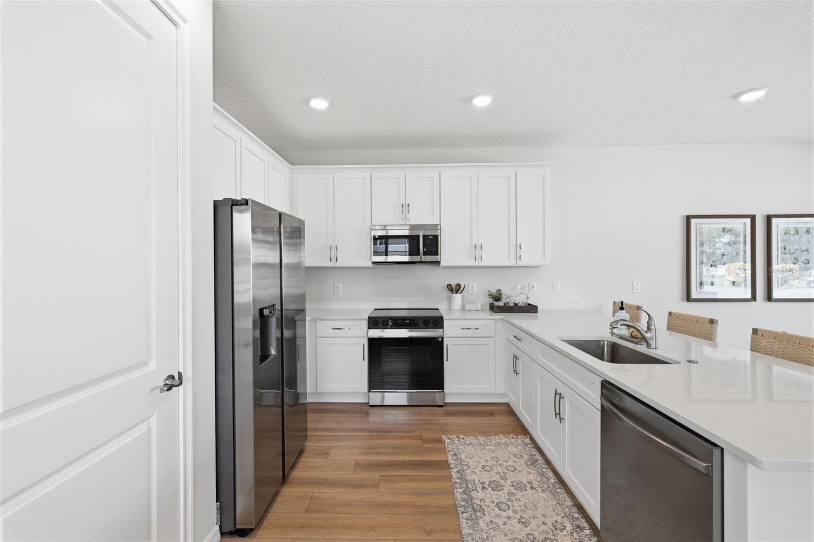 Kitchen - model home - 5819 ANGELA LEYLA PL, RIVERVIEW