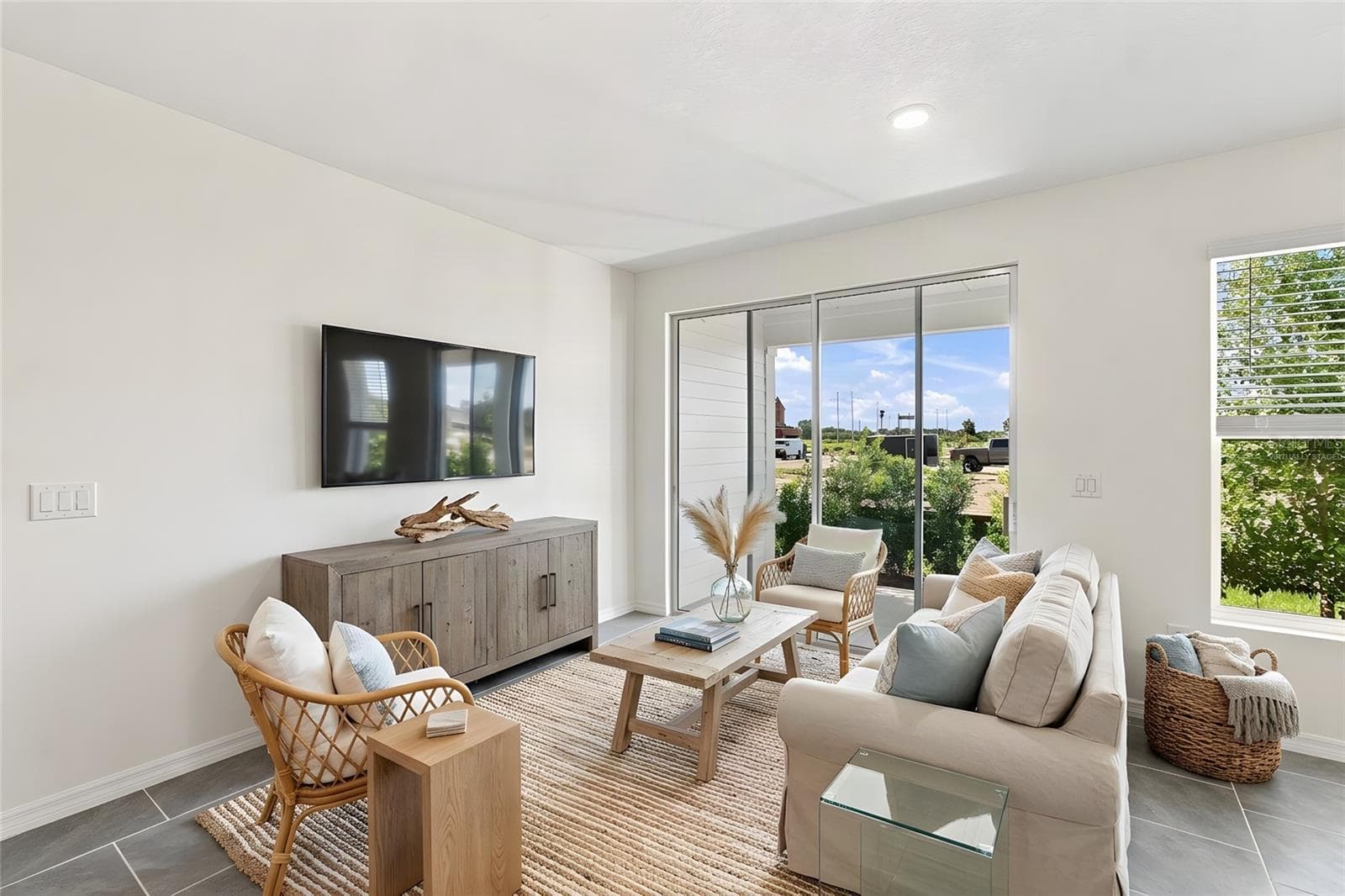 Family Room **Virtually Staged - 6355 JENSEN VIEW AVE, APOLLO BEACH
