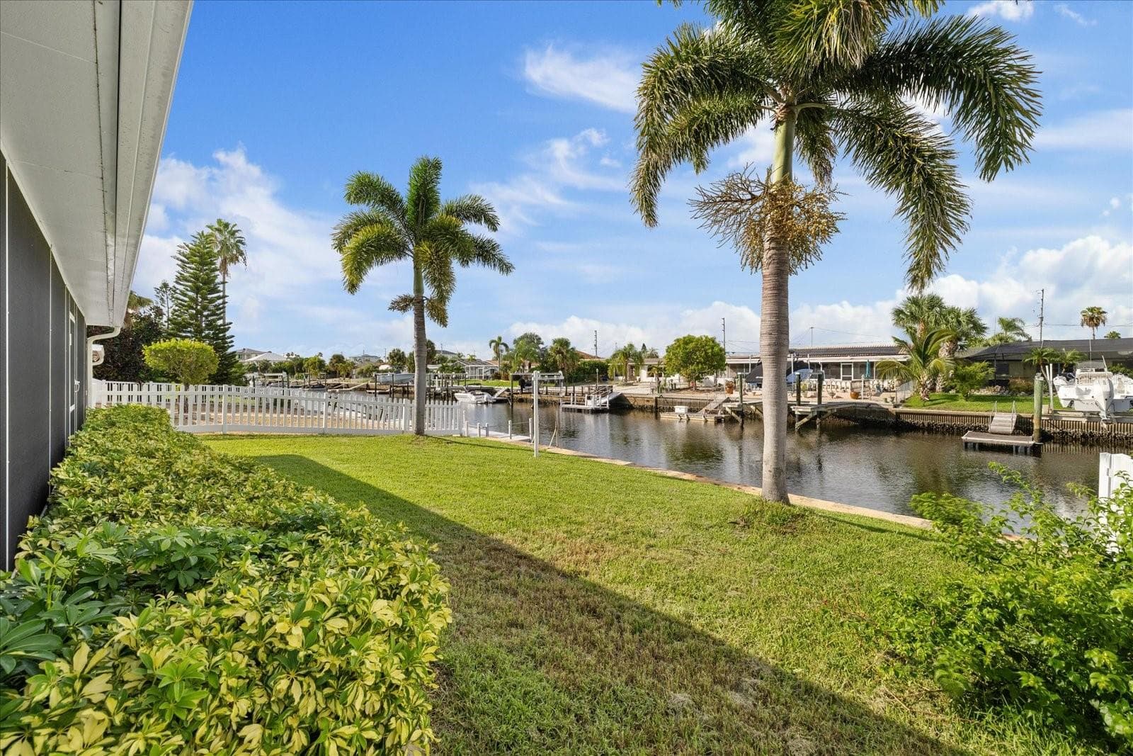 Single Family Residence at 3961 HEADSAIL DR, NEW PORT RICHEY, photo 5 of 81
