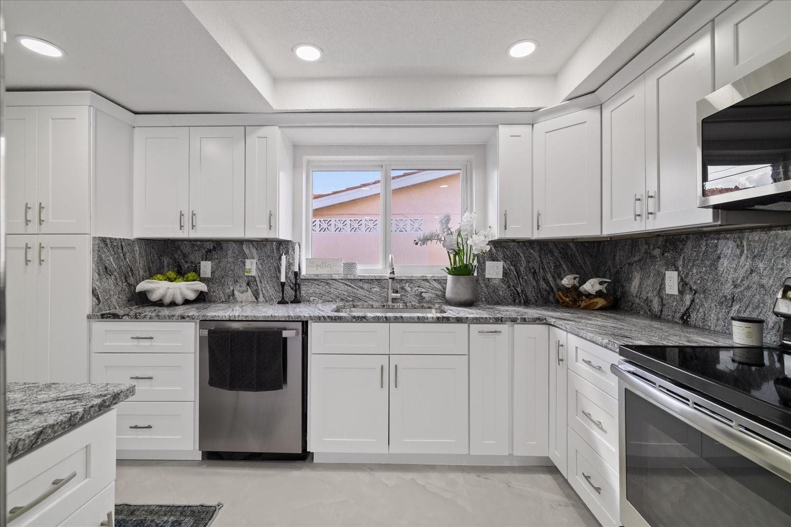 Single Family Residence at 3961 HEADSAIL DR, NEW PORT RICHEY, photo 18 of 81
