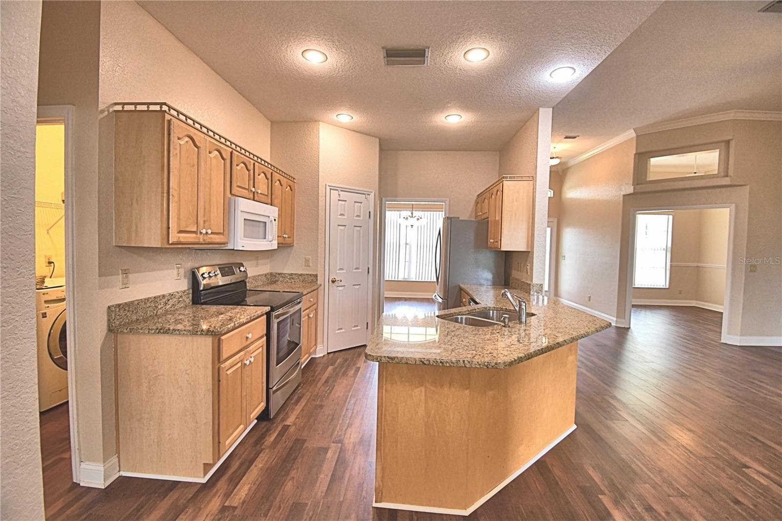 Single Family Residence at 754 SANTA MARIA DR, WINTER HAVEN, photo 13 of 52