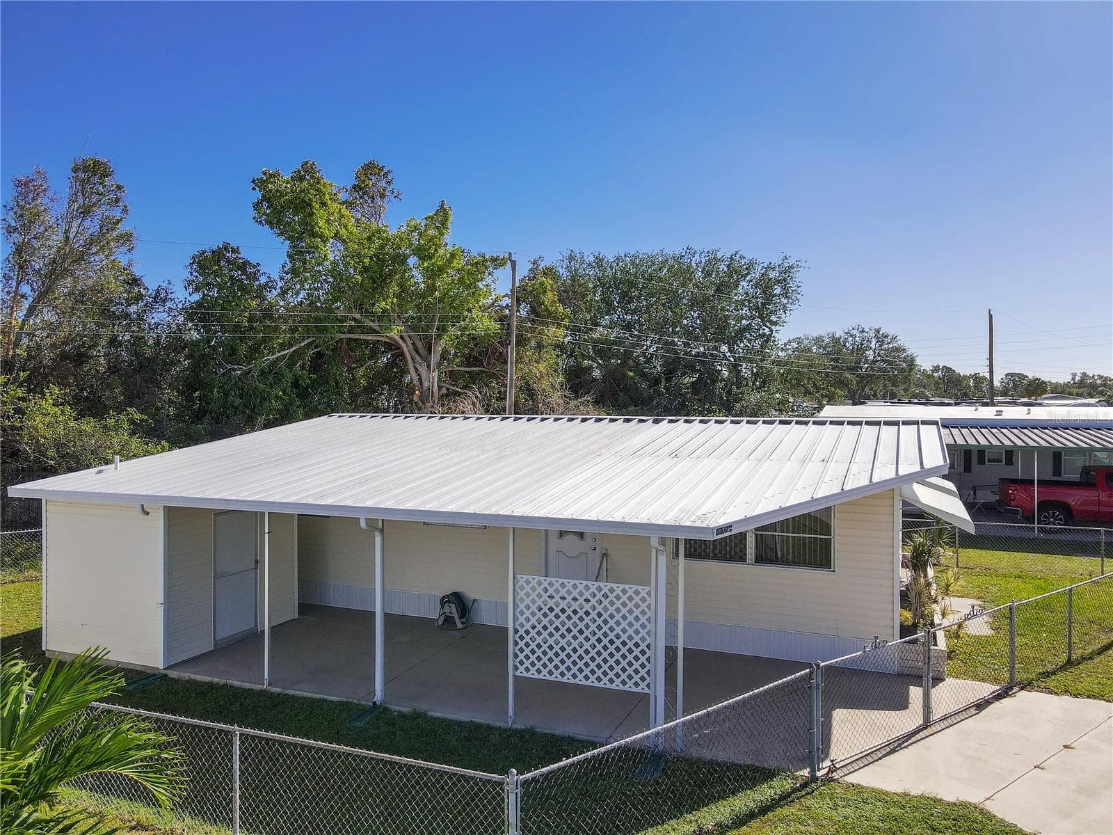 Mobile Home at 6609 NEW JERSEY ST, BRADENTON, photo 2 of 55