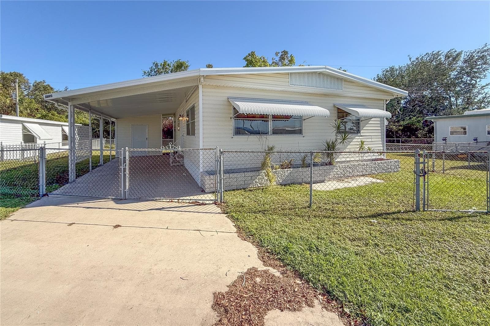 Mobile Home at 6609 NEW JERSEY ST, BRADENTON, photo 8 of 55