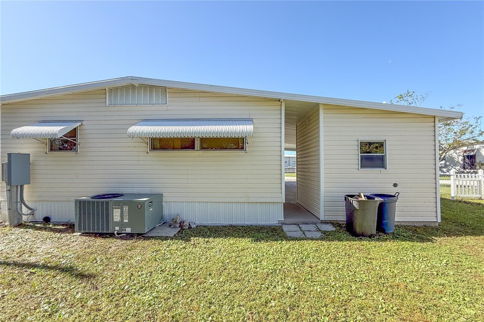 Mobile Home at 6609 NEW JERSEY ST, BRADENTON, photo 17 of 55