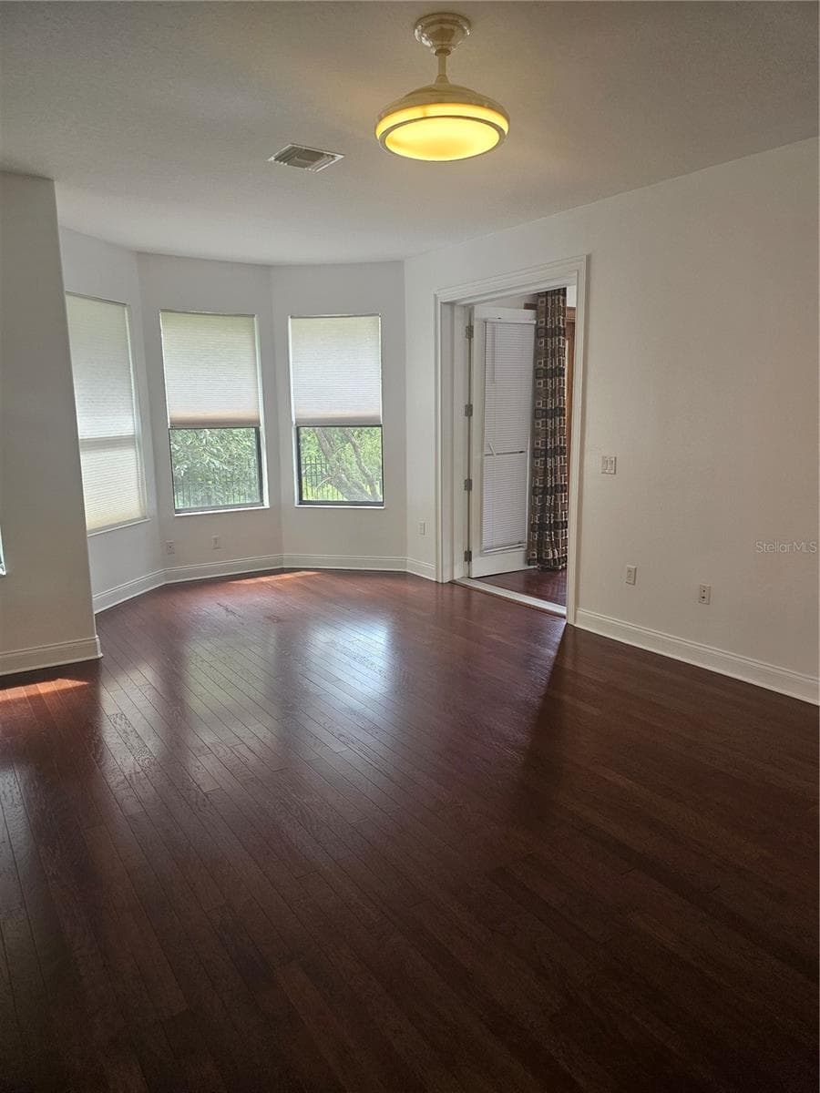Single Family Residence at 33116 IRONGATE DR, LEESBURG, photo 52 of 95