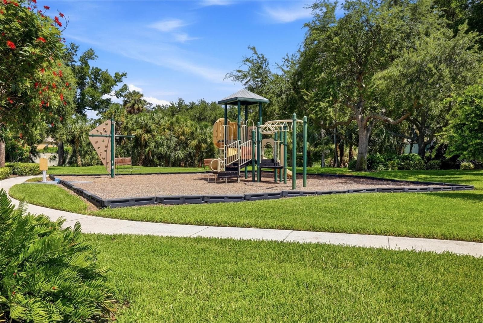 Condominium at 4239 OVERTURE CIR, BRADENTON, photo 41 of 45