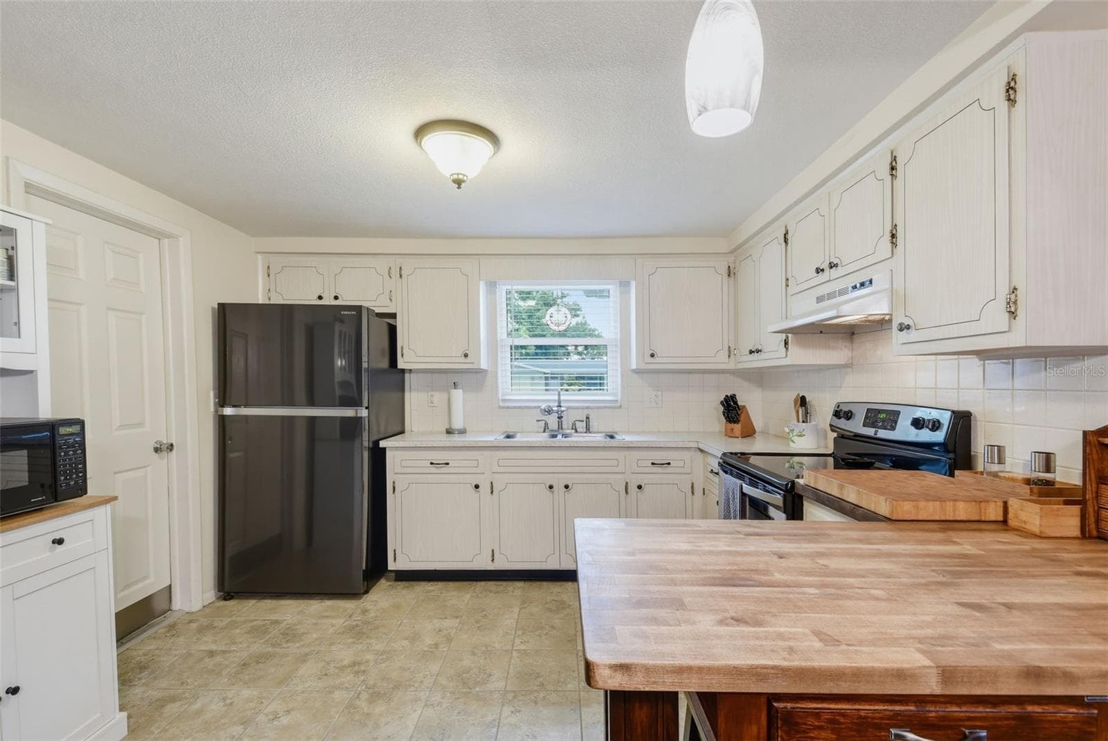All appliances are included! - 10831 MAPLEWOOD AVE, PORT RICHEY