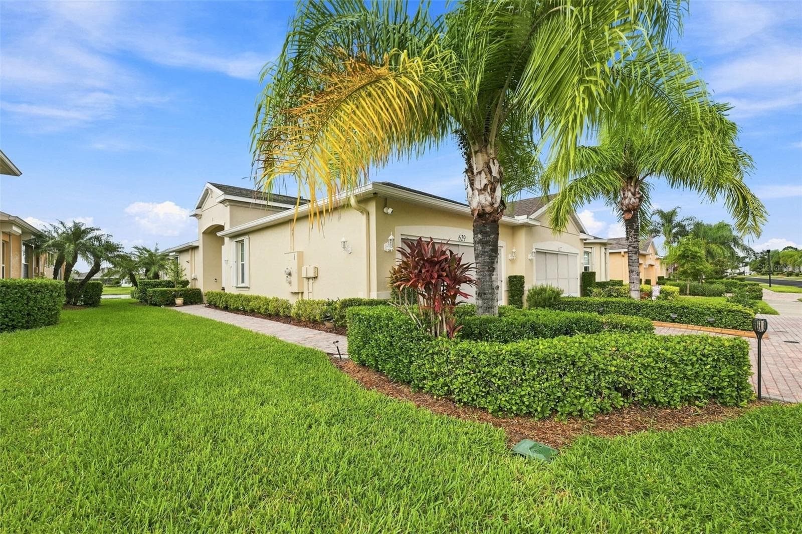 Villa at 629 CHIPPER DR, SUN CITY CENTER, photo 5 of 36