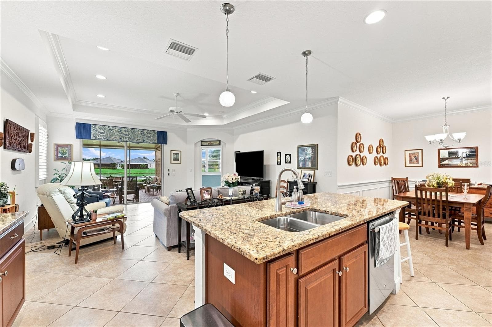 Villa at 629 CHIPPER DR, SUN CITY CENTER, photo 8 of 36