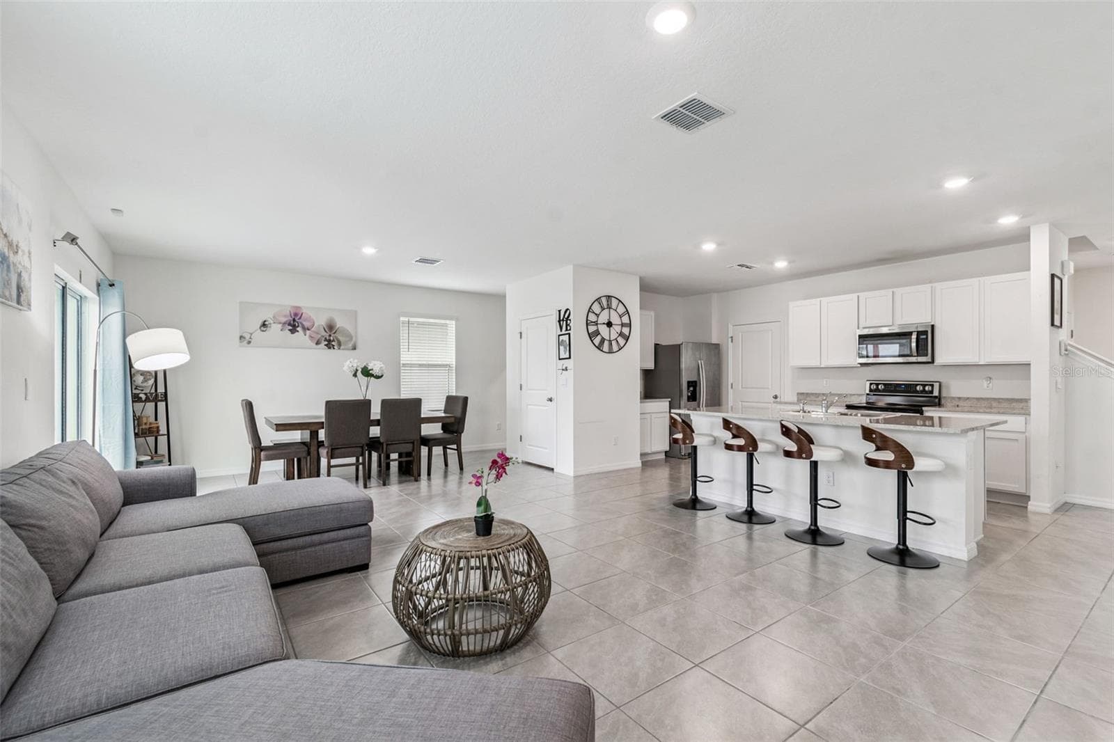 Single Family Residence at 5667 CHORLEYWOOD LN, WESLEY CHAPEL, photo 3 of 96