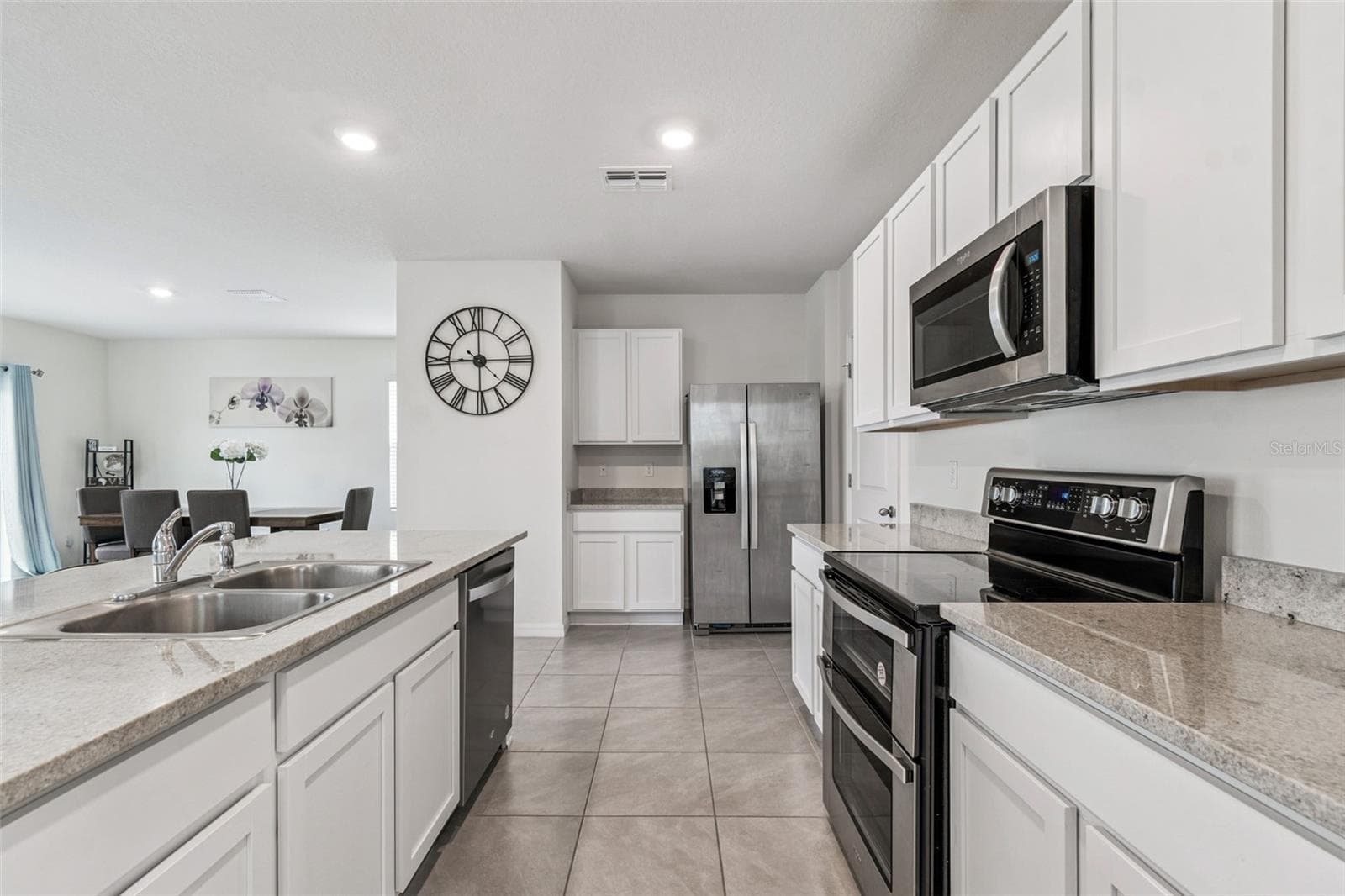 Single Family Residence at 5667 CHORLEYWOOD LN, WESLEY CHAPEL, photo 11 of 96