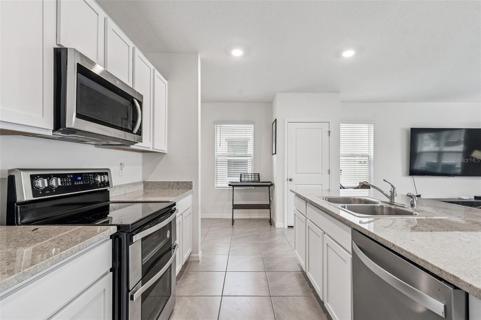 Single Family Residence at 5667 CHORLEYWOOD LN, WESLEY CHAPEL, photo 12 of 96