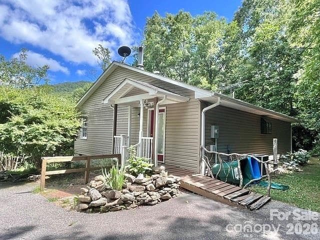 105 Chestnut Hill Road