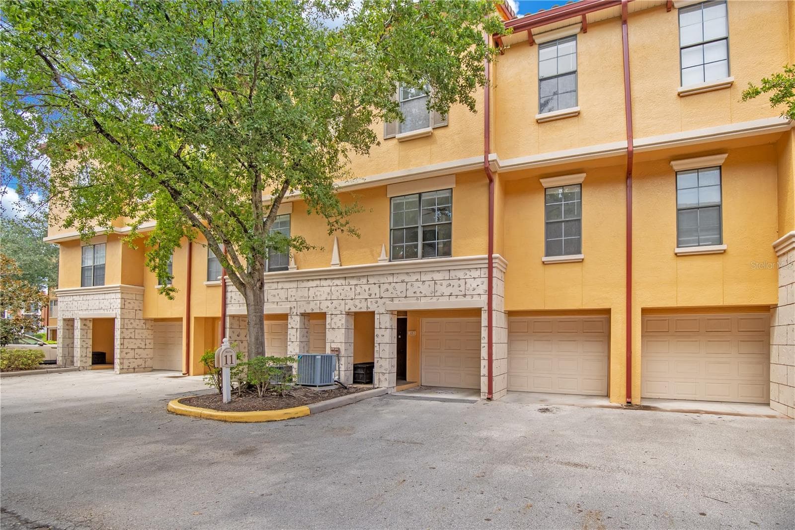 6119 METROWEST BLVD #103