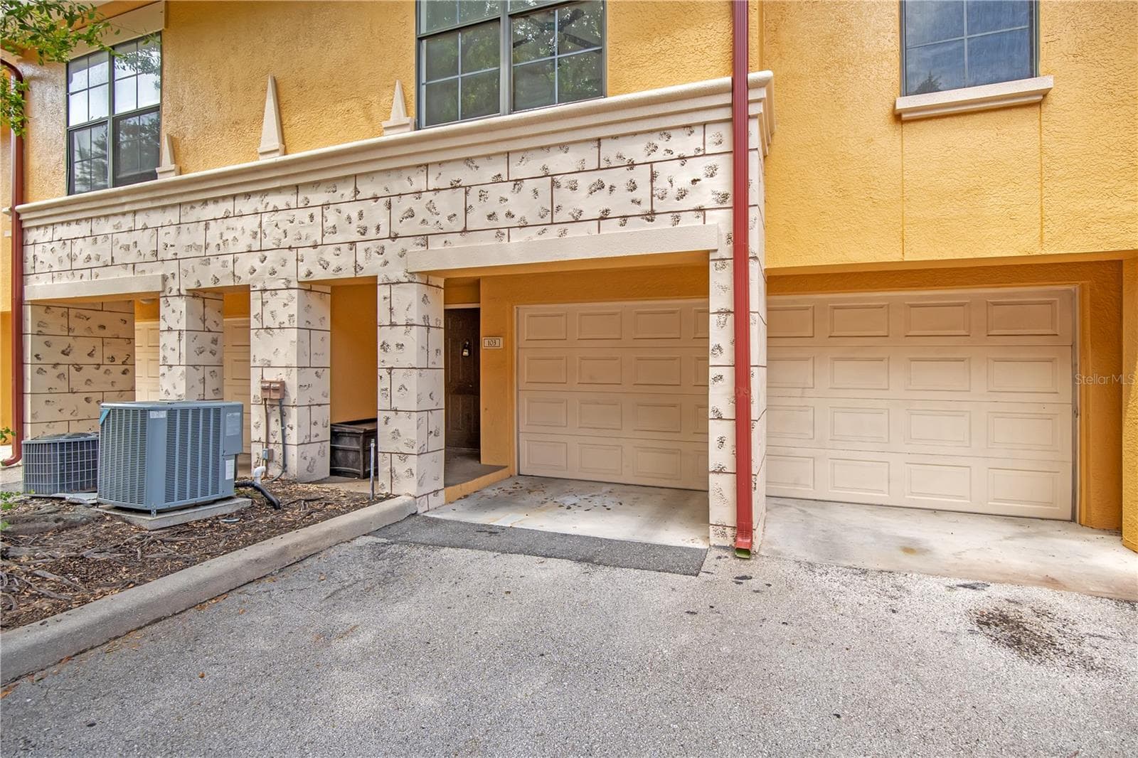 Townhouse at 6119 METROWEST BLVD #103, ORLANDO, photo 2 of 38