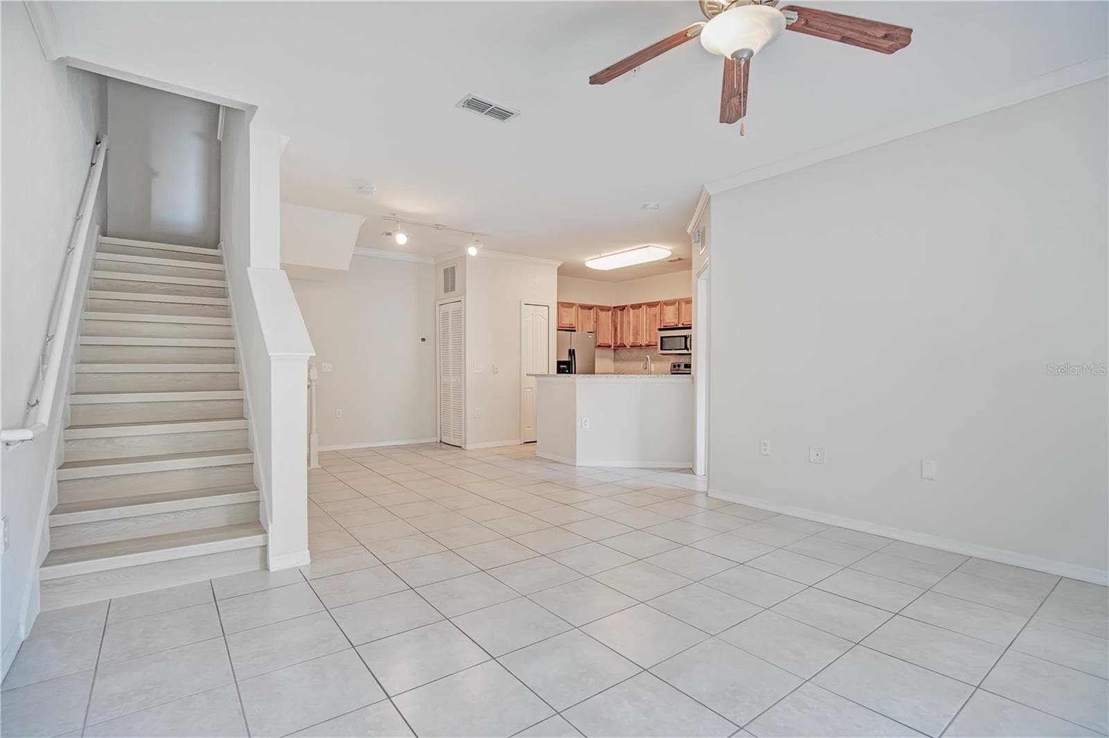 Townhouse at 6119 METROWEST BLVD #103, ORLANDO, photo 4 of 38