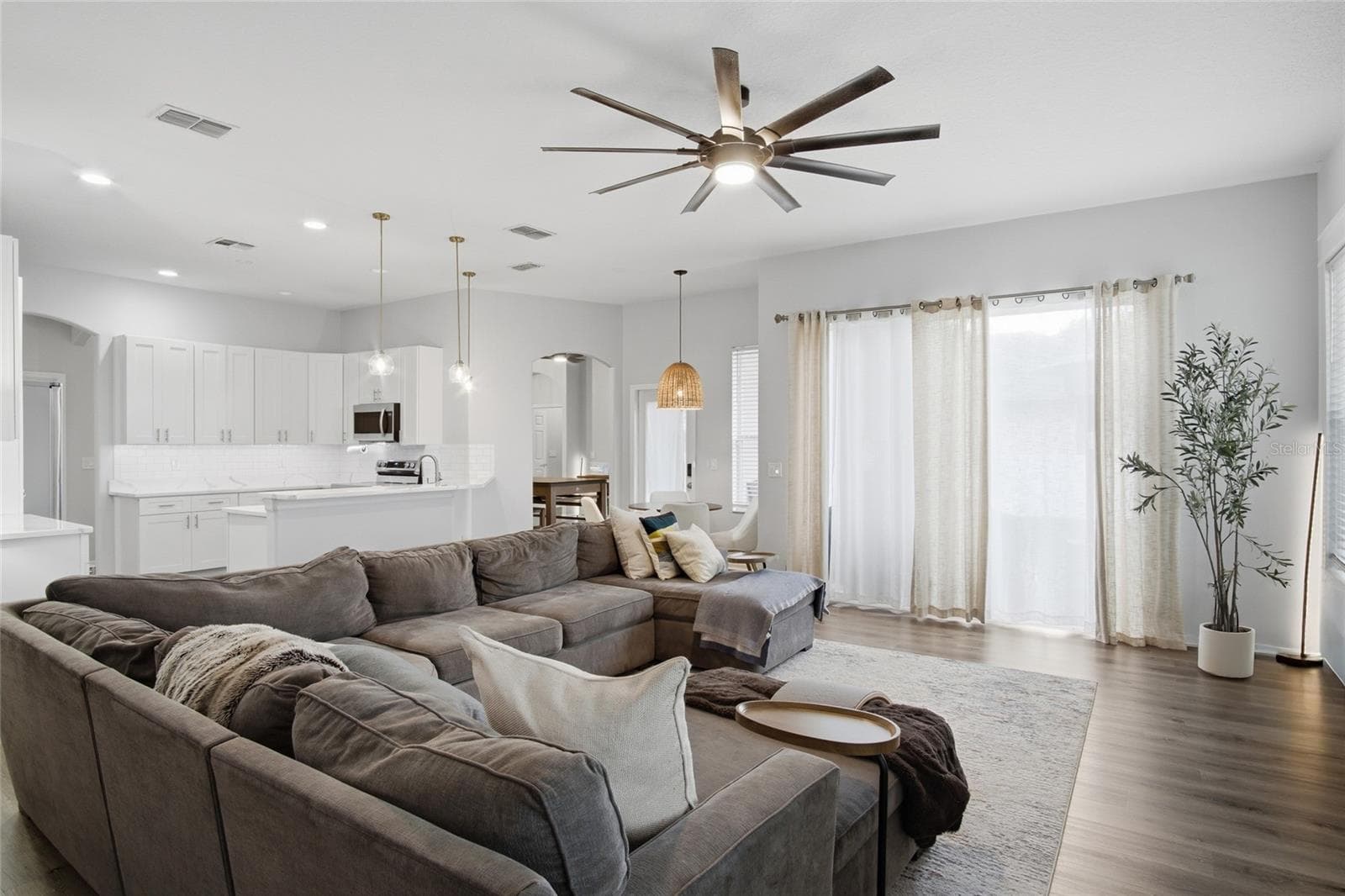 Single Family Residence at 16548 ARROWHEAD TRL, CLERMONT, photo 6 of 39