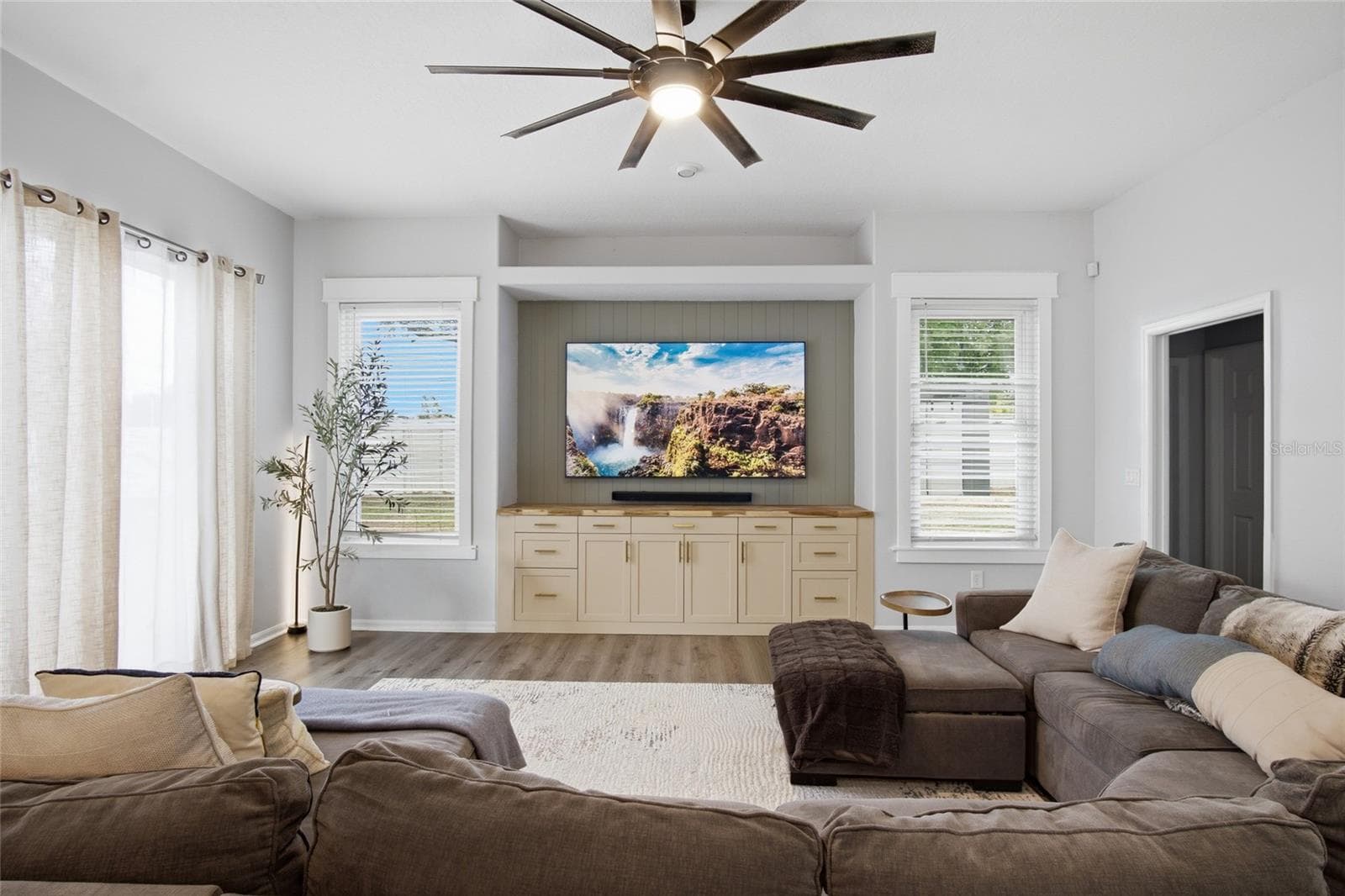 Single Family Residence at 16548 ARROWHEAD TRL, CLERMONT, photo 5 of 39