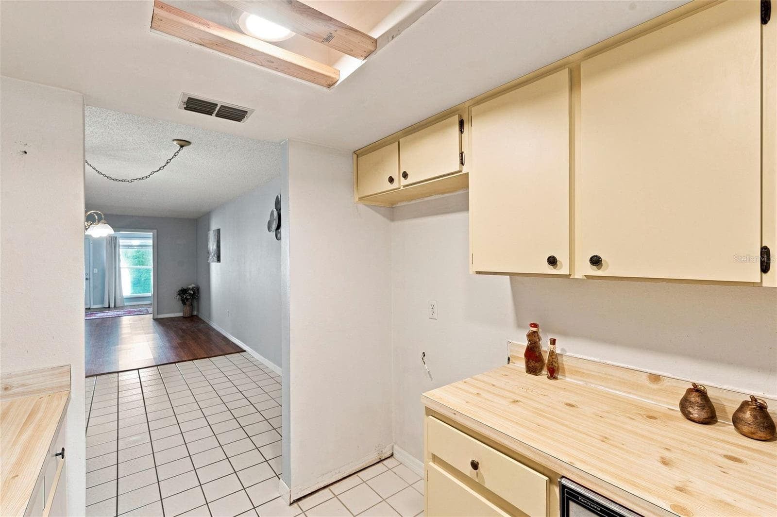 Condominium at 4113 PASSPORT LN #102, NEW PORT RICHEY, photo 13 of 56