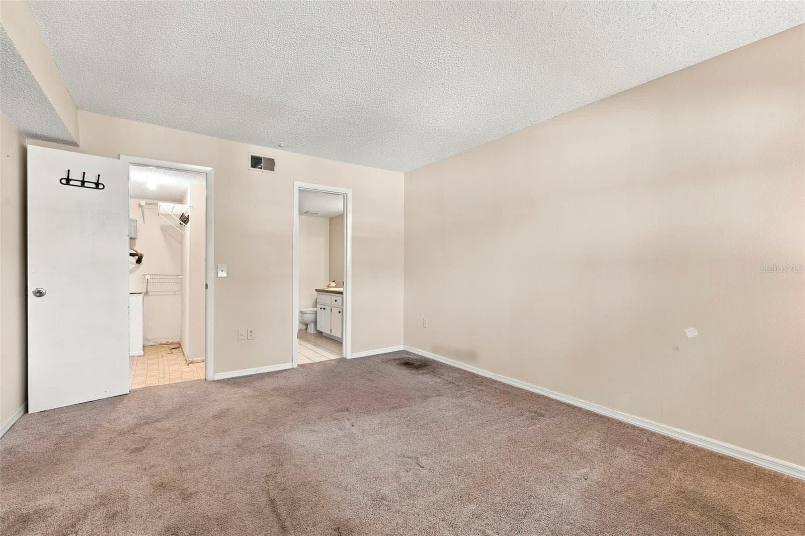 Condominium at 4113 PASSPORT LN #102, NEW PORT RICHEY, photo 27 of 56