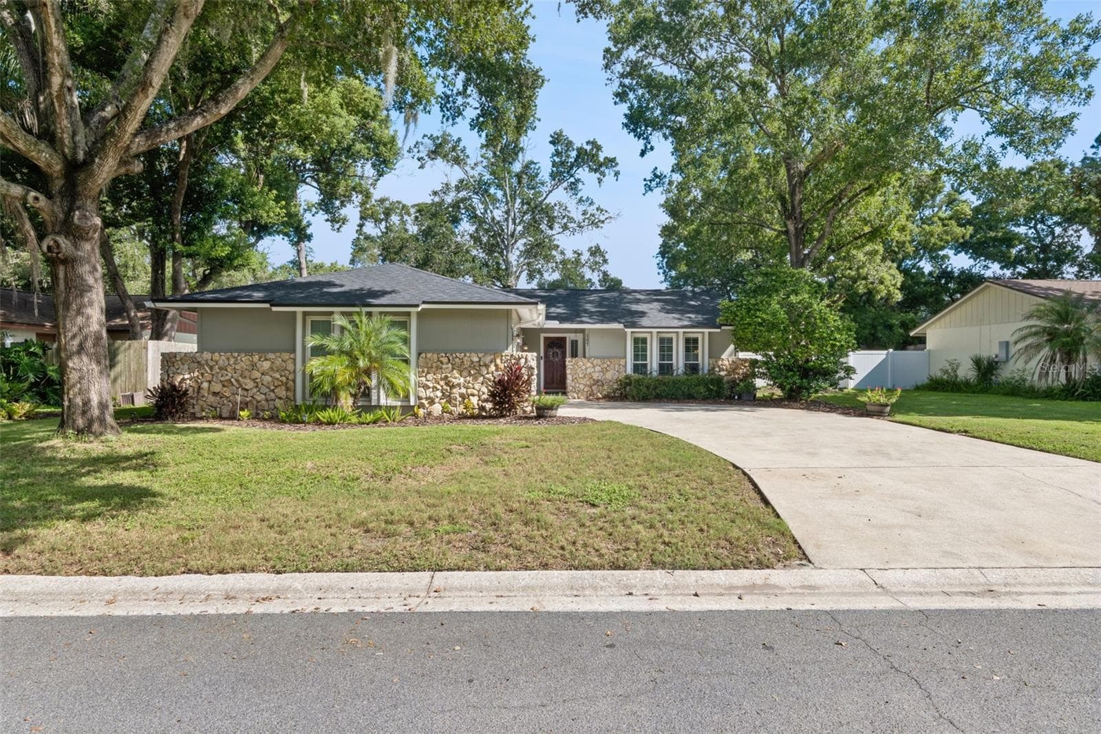 Single Family Residence at 167 HOLDERNESS DR, LONGWOOD, photo 2 of 21
