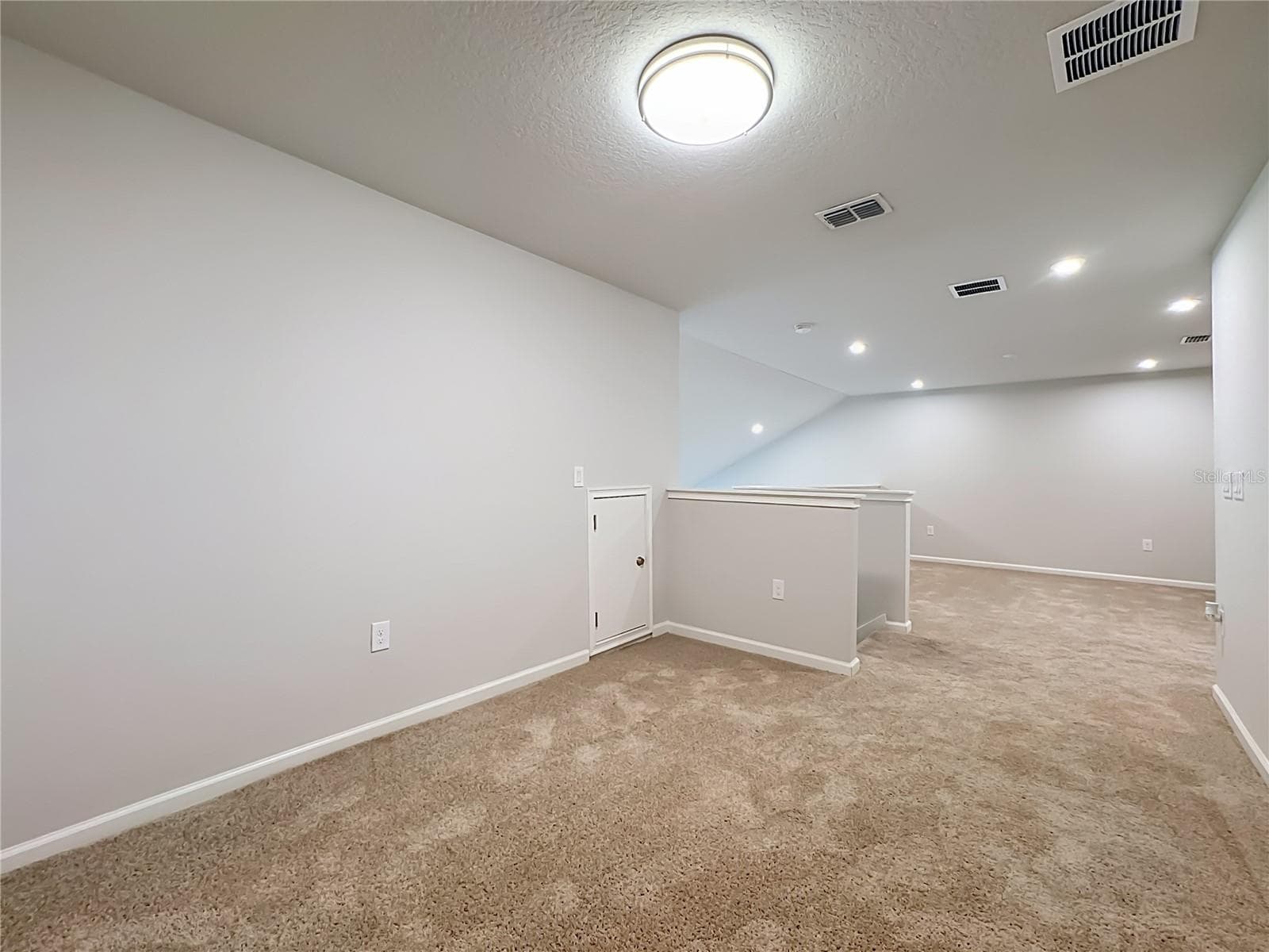 Great Flex Space - 5517 COACHWOOD CV, BRADENTON