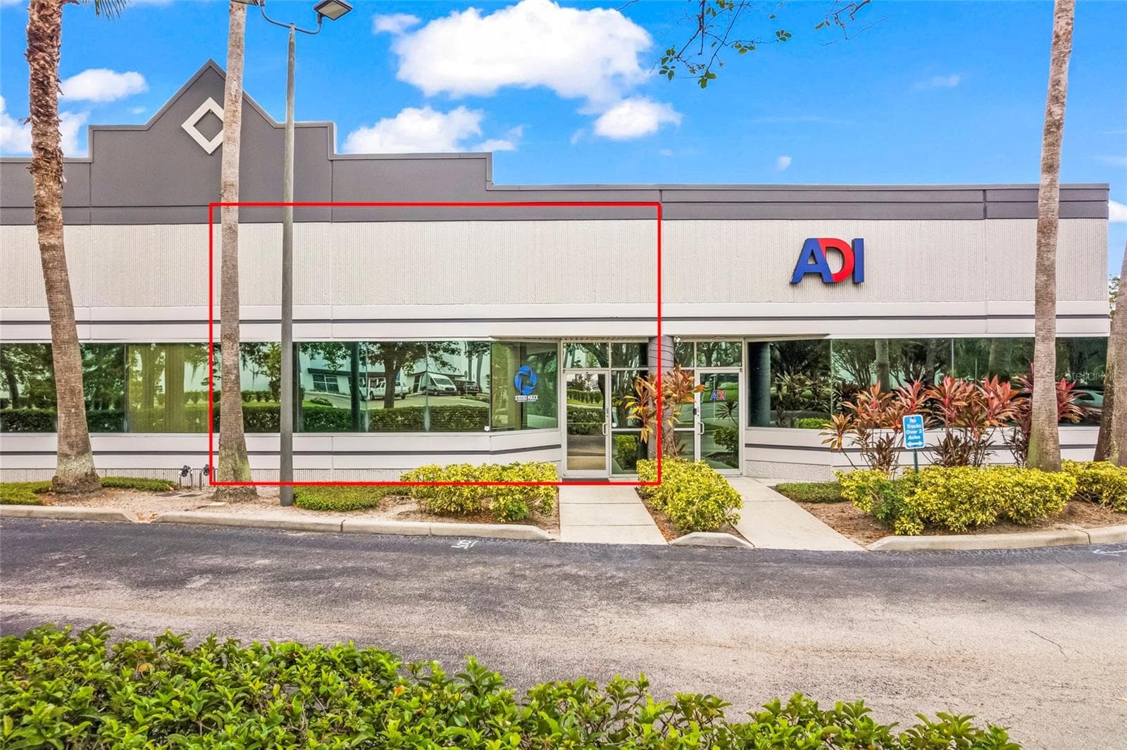 7901 KINGSPOINTE PKWY #2