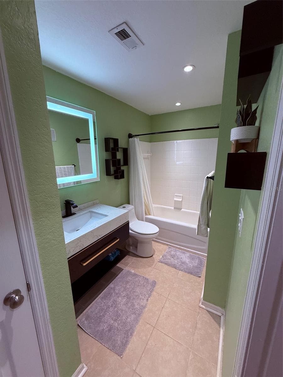 Condominium at 8809 MANOR LOOP #101, LAKEWOOD RANCH, photo 30 of 48