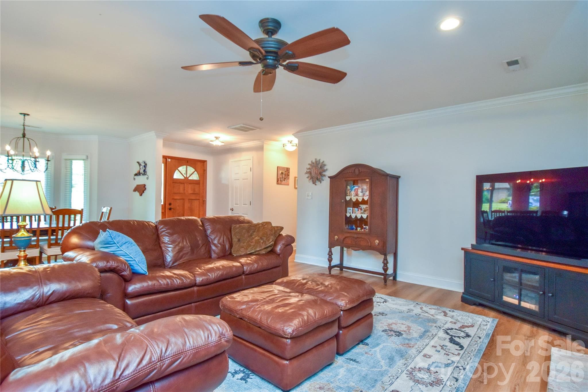Single Family Residence at 127 Fairway Drive, Mooresville, photo 8 of 41