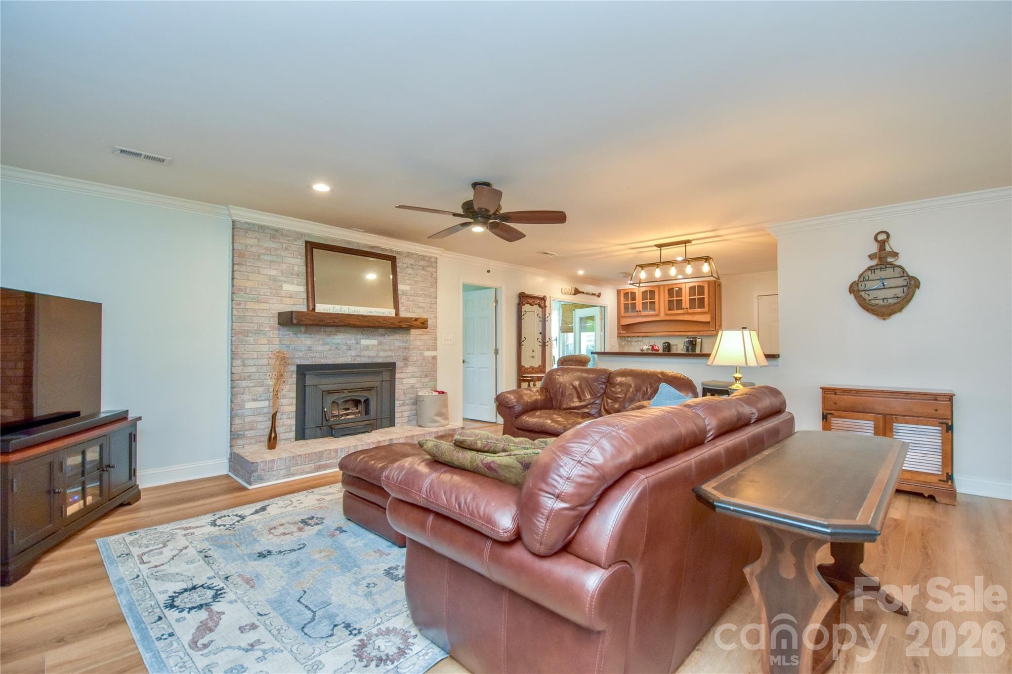 Single Family Residence at 127 Fairway Drive, Mooresville, photo 9 of 41