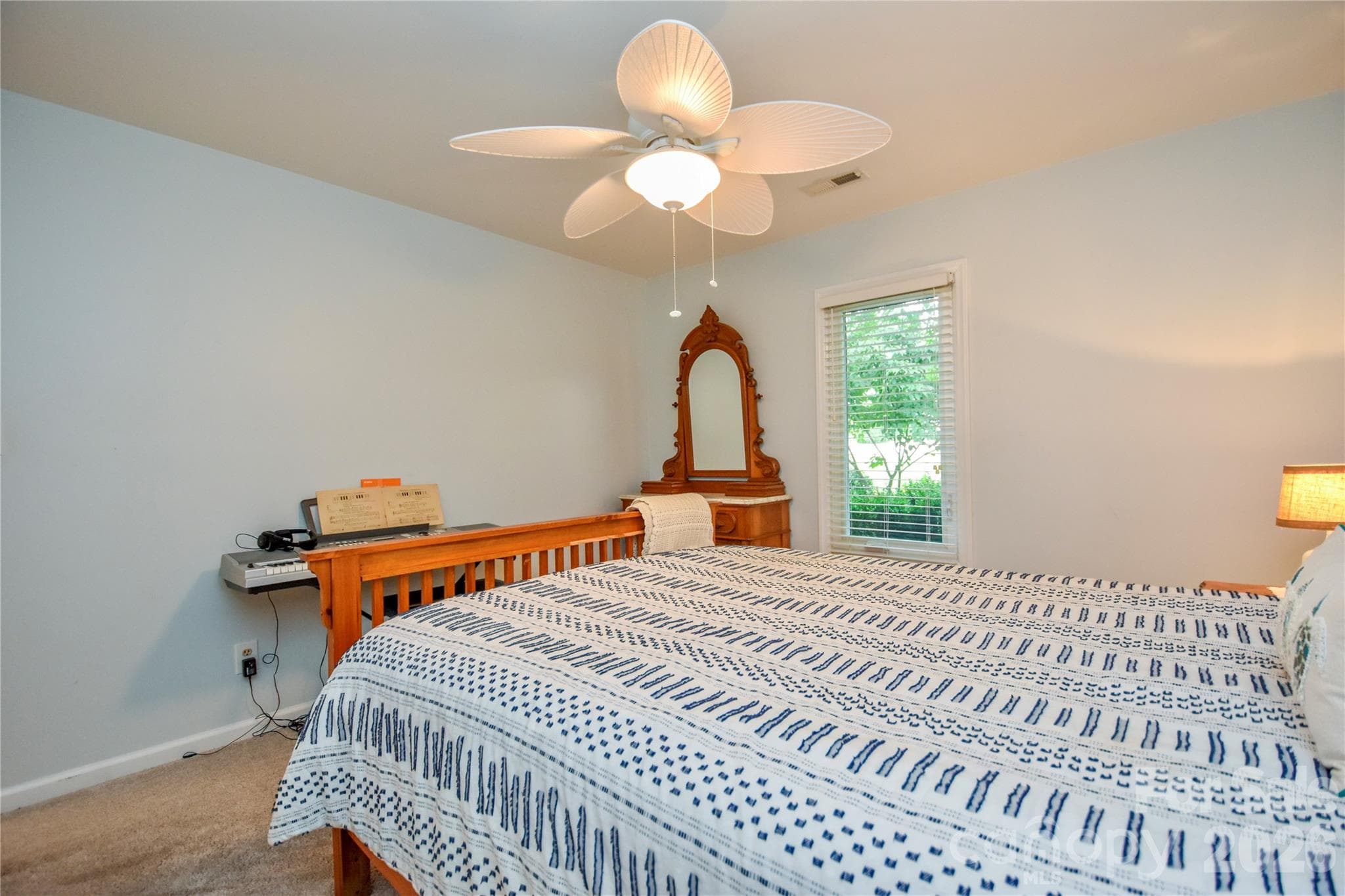 Single Family Residence at 127 Fairway Drive, Mooresville, photo 27 of 41