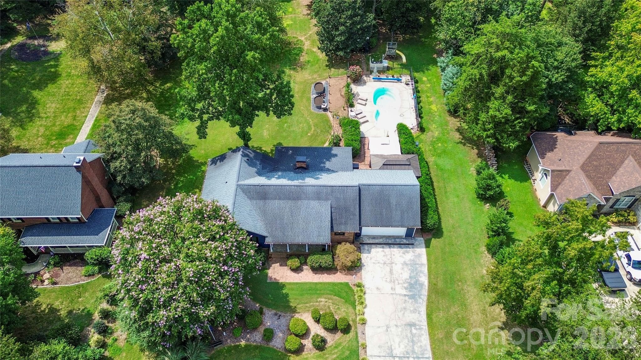 Single Family Residence at 127 Fairway Drive, Mooresville, photo 39 of 41