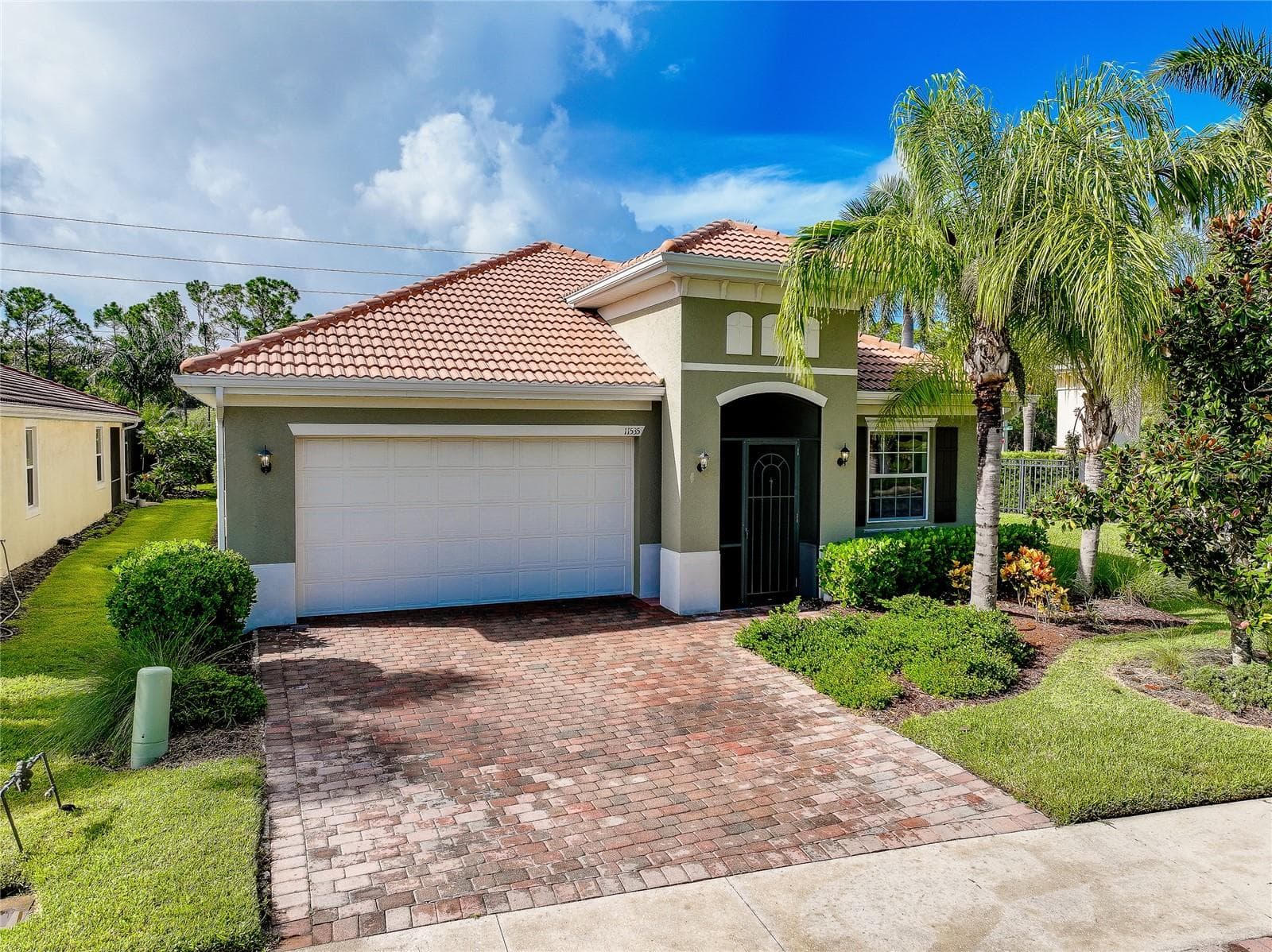 Single Family Residence at 11535 BLACKFIN ST, VENICE, photo 2 of 89