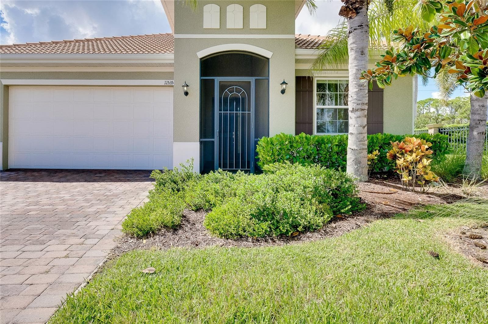 Single Family Residence at 11535 BLACKFIN ST, VENICE, photo 5 of 89
