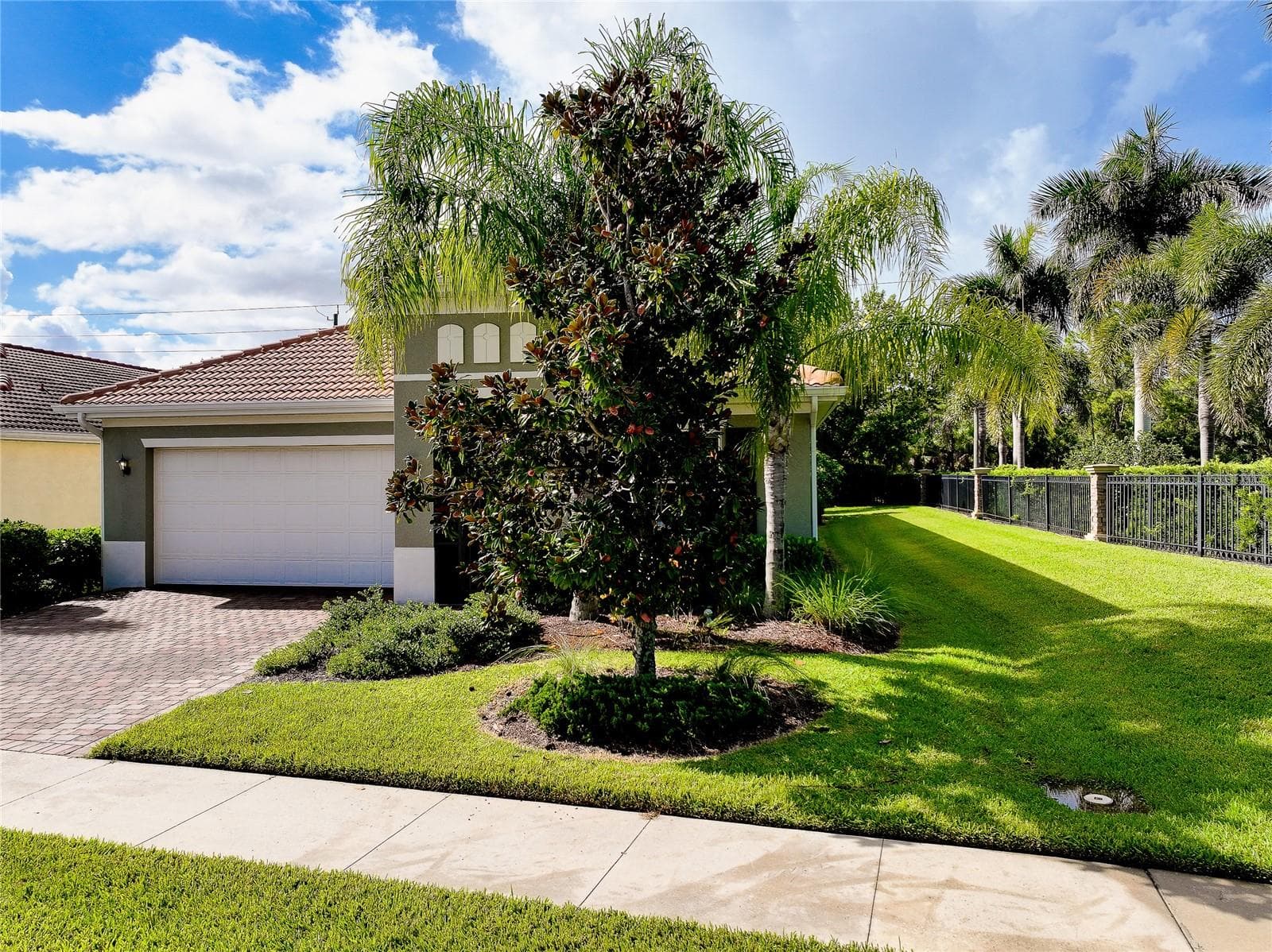 Single Family Residence at 11535 BLACKFIN ST, VENICE, photo 7 of 89