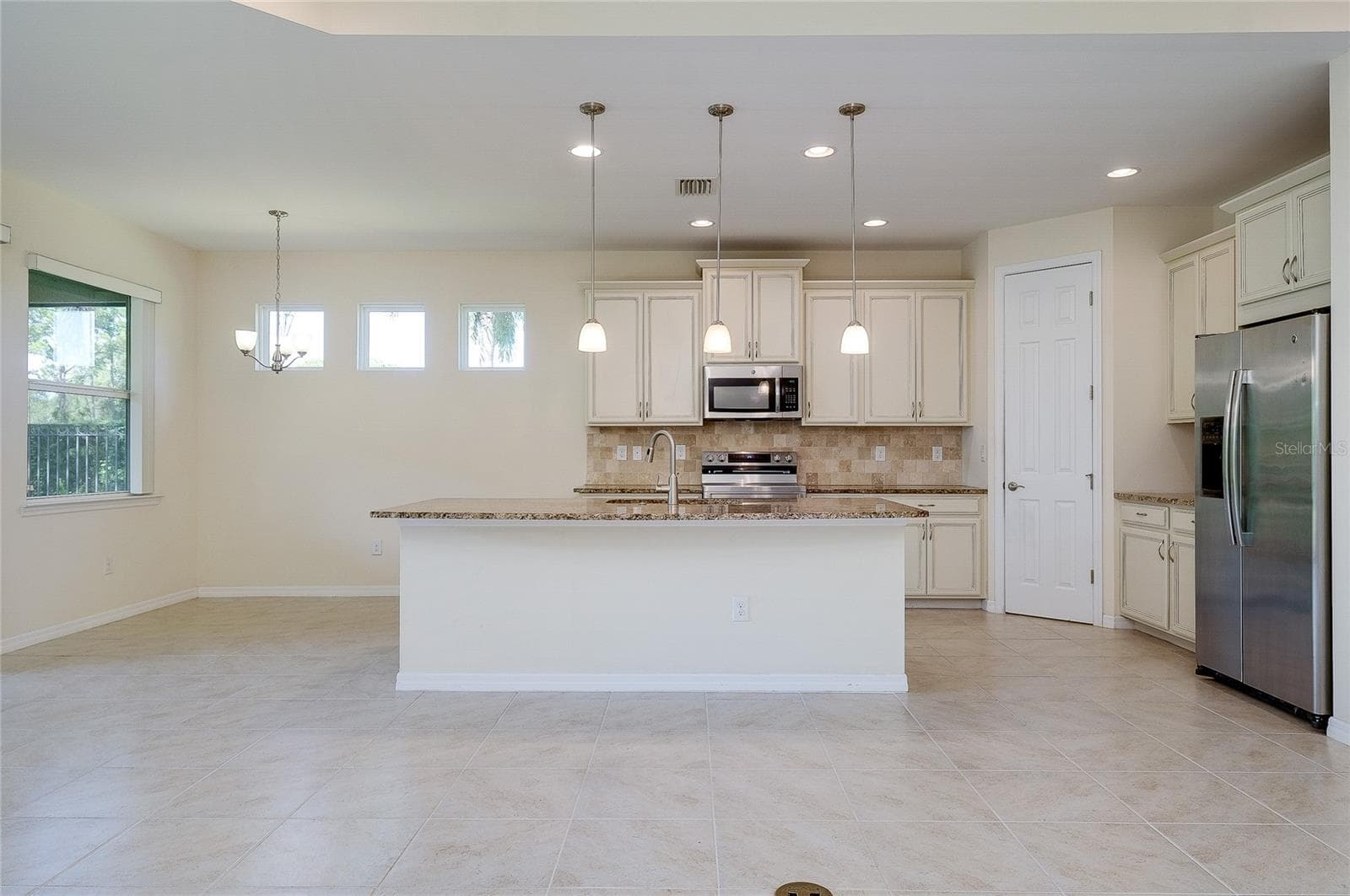 Single Family Residence at 11535 BLACKFIN ST, VENICE, photo 41 of 89