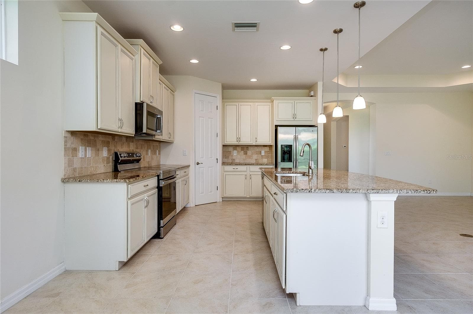 Single Family Residence at 11535 BLACKFIN ST, VENICE, photo 45 of 89