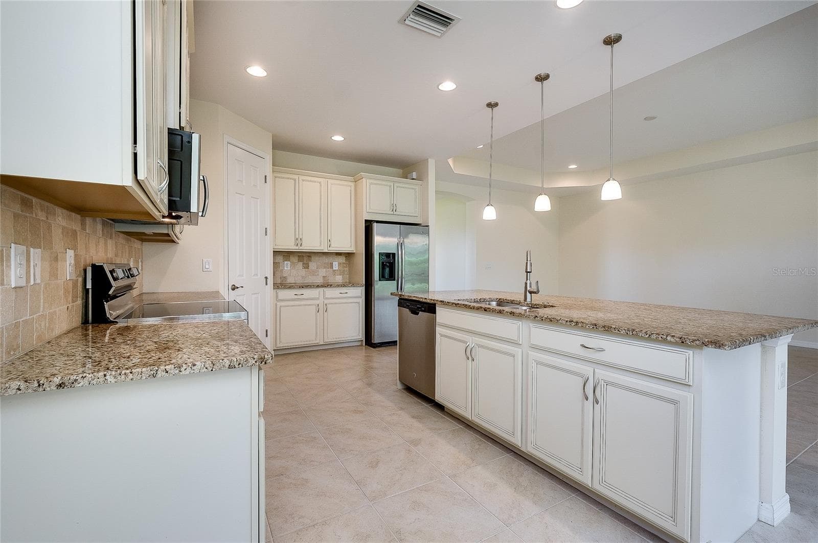 Single Family Residence at 11535 BLACKFIN ST, VENICE, photo 46 of 89