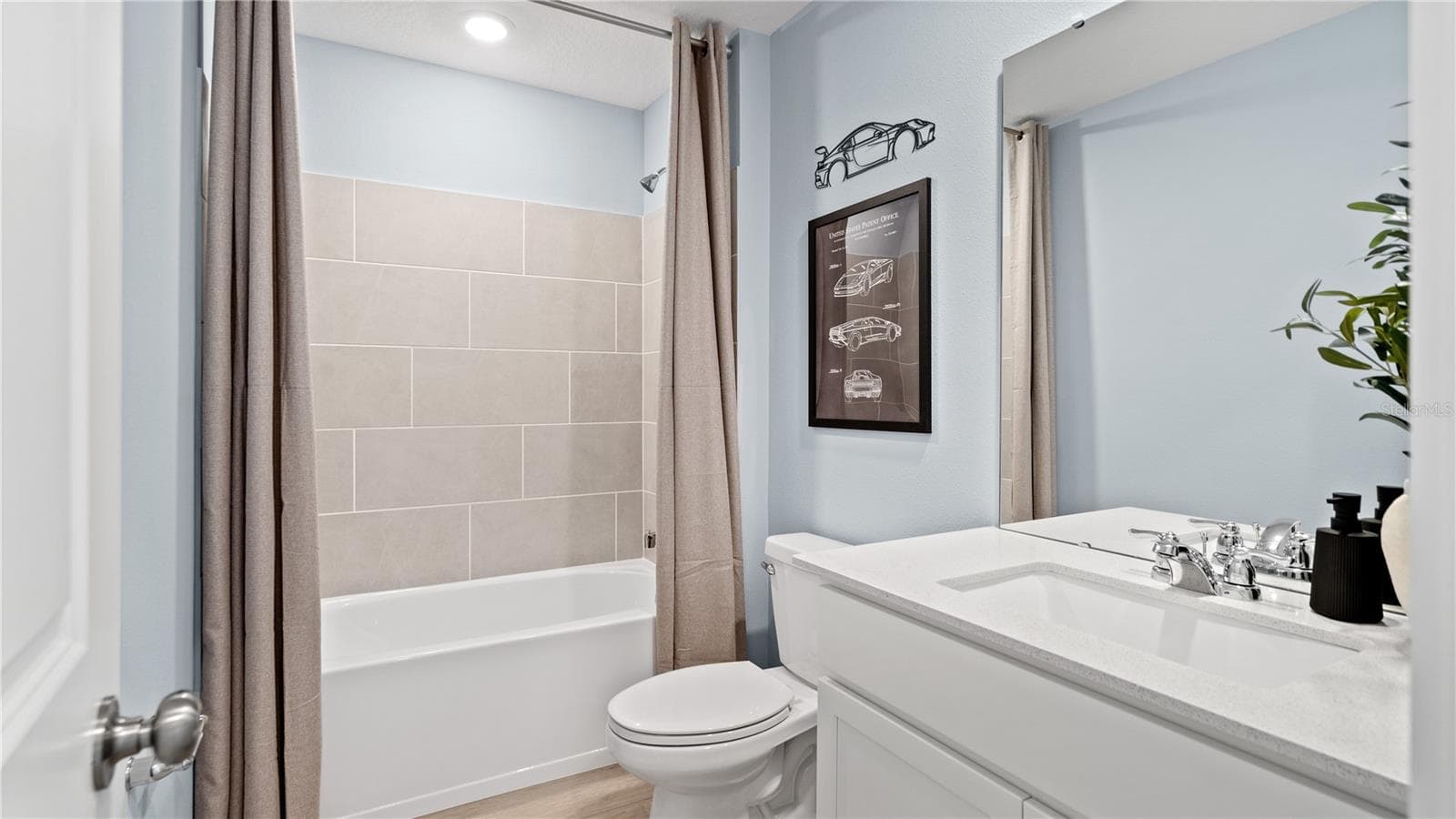 Single Family Residence at 742 TUNDRA LOOP, GROVELAND, photo 9 of 18