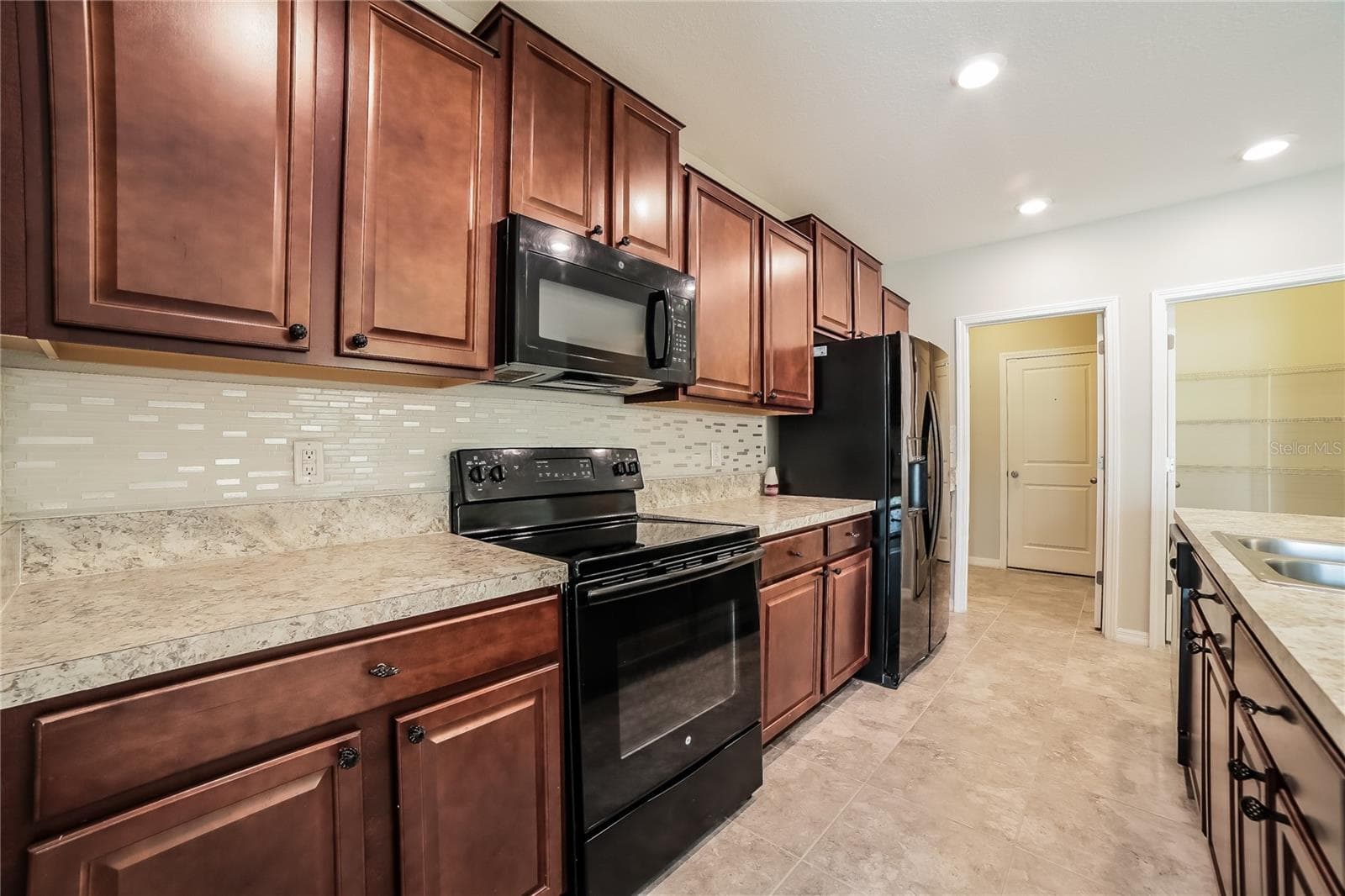 Single Family Residence at 6530 TRENT CREEK DR, SUN CITY CENTER, photo 5 of 15