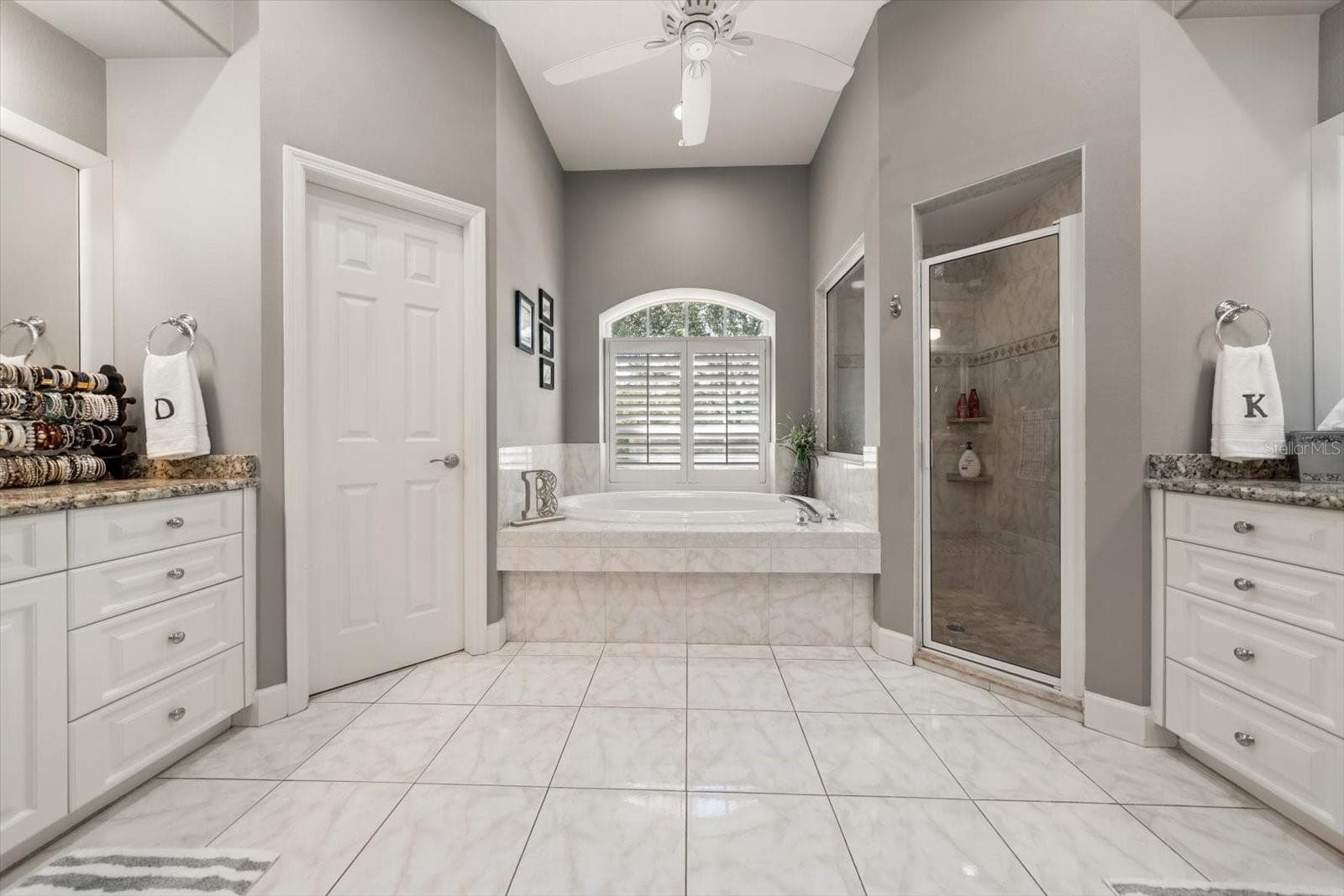 Single Family Residence at 2105 BOOT LAKE CIR, TAMPA, photo 13 of 39