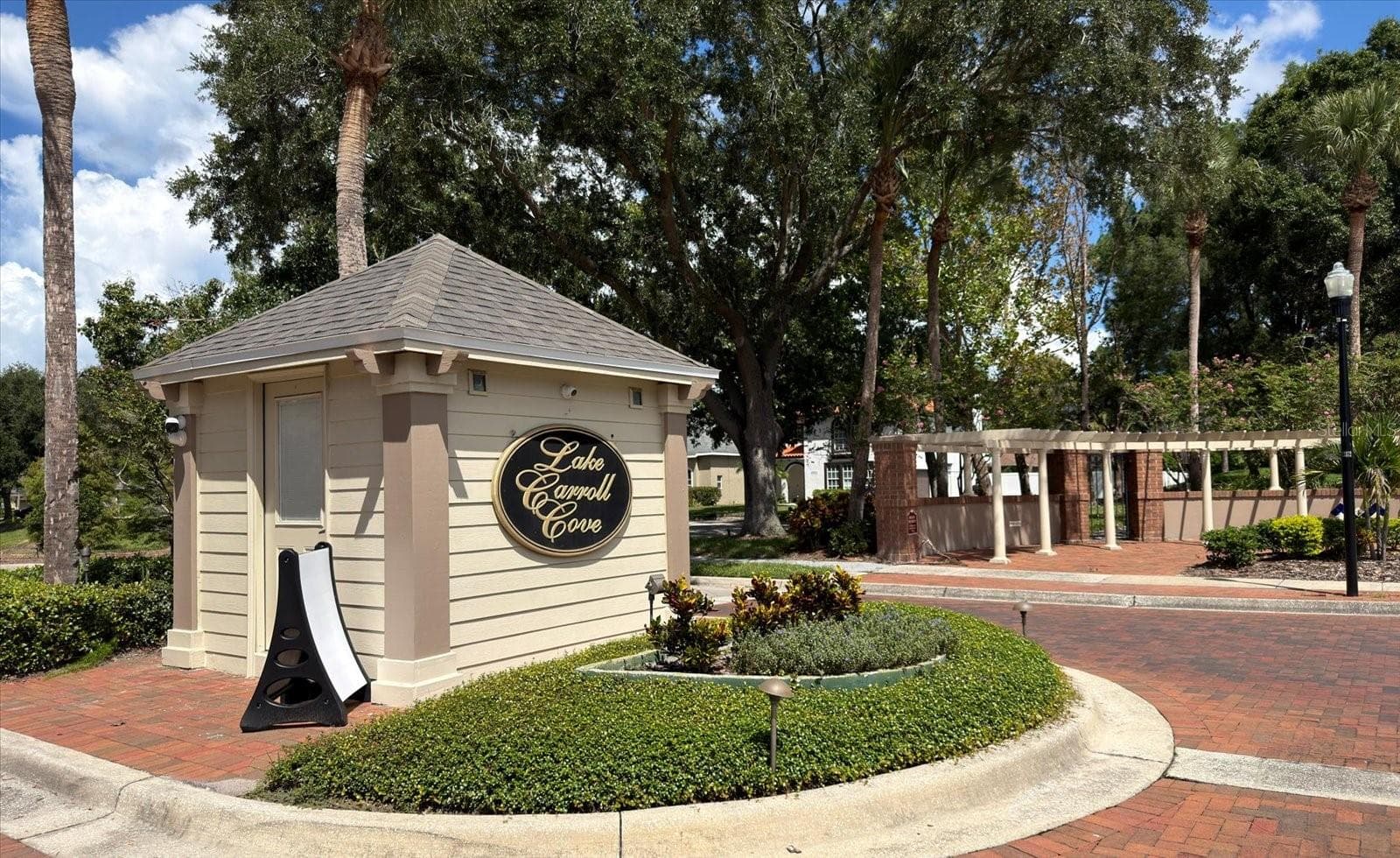 Single Family Residence at 2105 BOOT LAKE CIR, TAMPA, photo 31 of 39