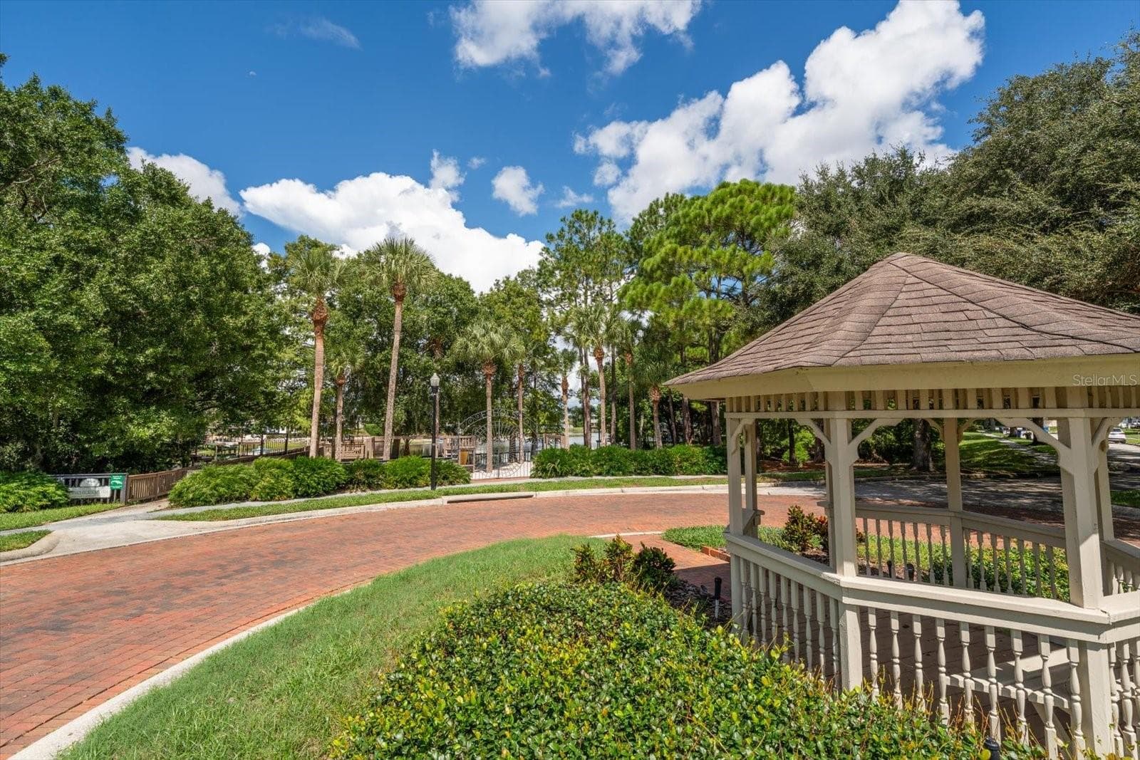 Single Family Residence at 2105 BOOT LAKE CIR, TAMPA, photo 32 of 39