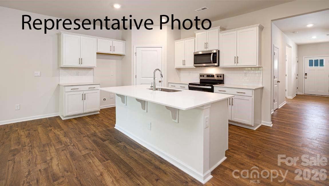 Single Family Residence at 3617 Honey Locust Lane, Gastonia, photo 3 of 22