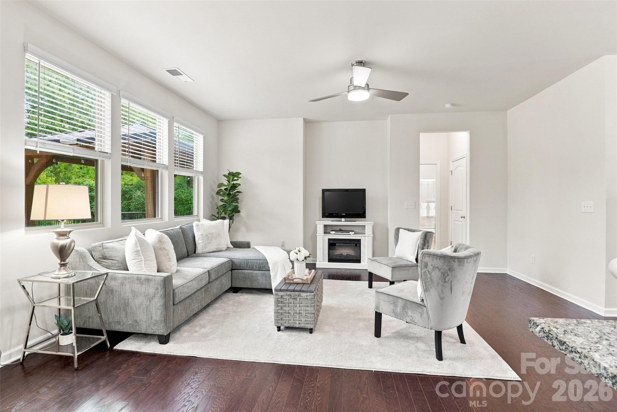 Single Family Residence at 14107 Magnolia Walk Drive, Huntersville, photo 3 of 39
