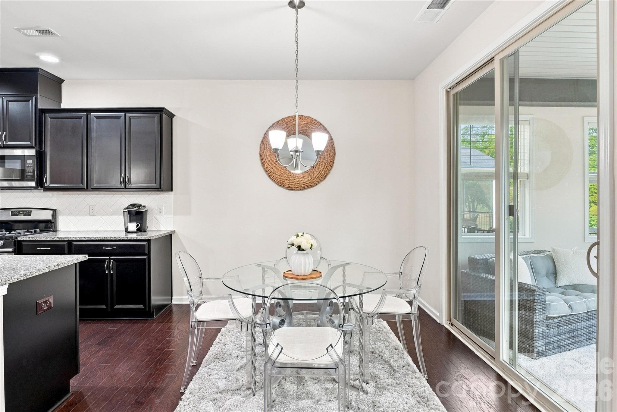 Single Family Residence at 14107 Magnolia Walk Drive, Huntersville, photo 5 of 39
