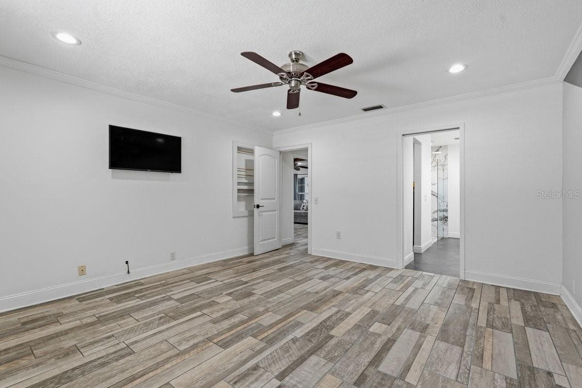 Single Family Residence at 44 BREVARD DR, WINTER HAVEN, photo 12 of 28